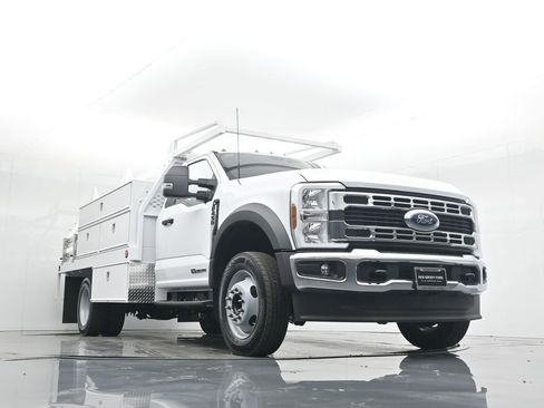New 2025 Ford F450 XL w/ XL Chrome Package image 50