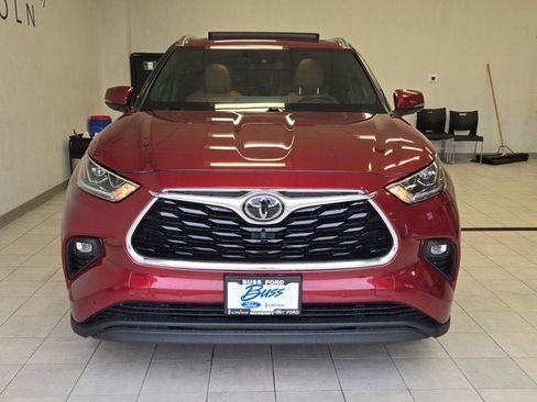 Used 2020 Toyota Highlander Platinum image 2