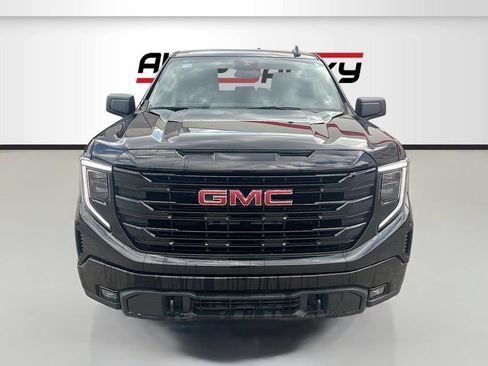Used 2025 GMC Sierra 1500 Elevation AWD/4WD image 2