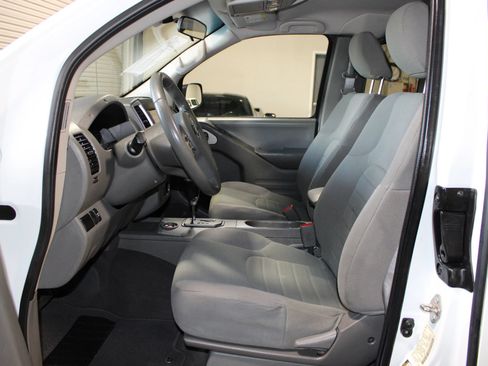 Used 2020 Nissan Frontier S RWD image 8