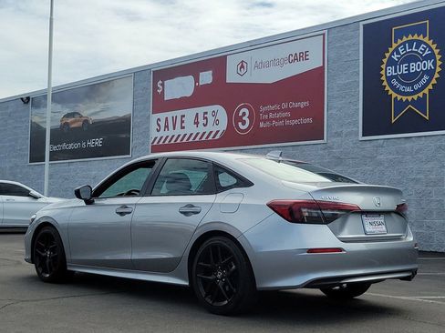 Used 2025 Honda Civic Sport image 2