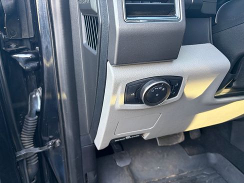 Used 2020 Ford F250 XLT w/ FX4 Off-Road Package image 25