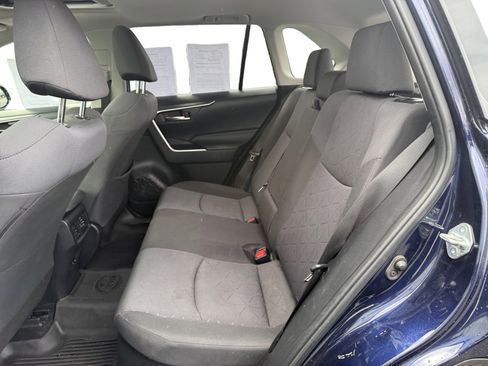 Used 2022 Toyota RAV4 XLE w/ Convenience Package image 16