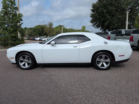 Used 2018 Dodge Challenger SXT RWD image 3