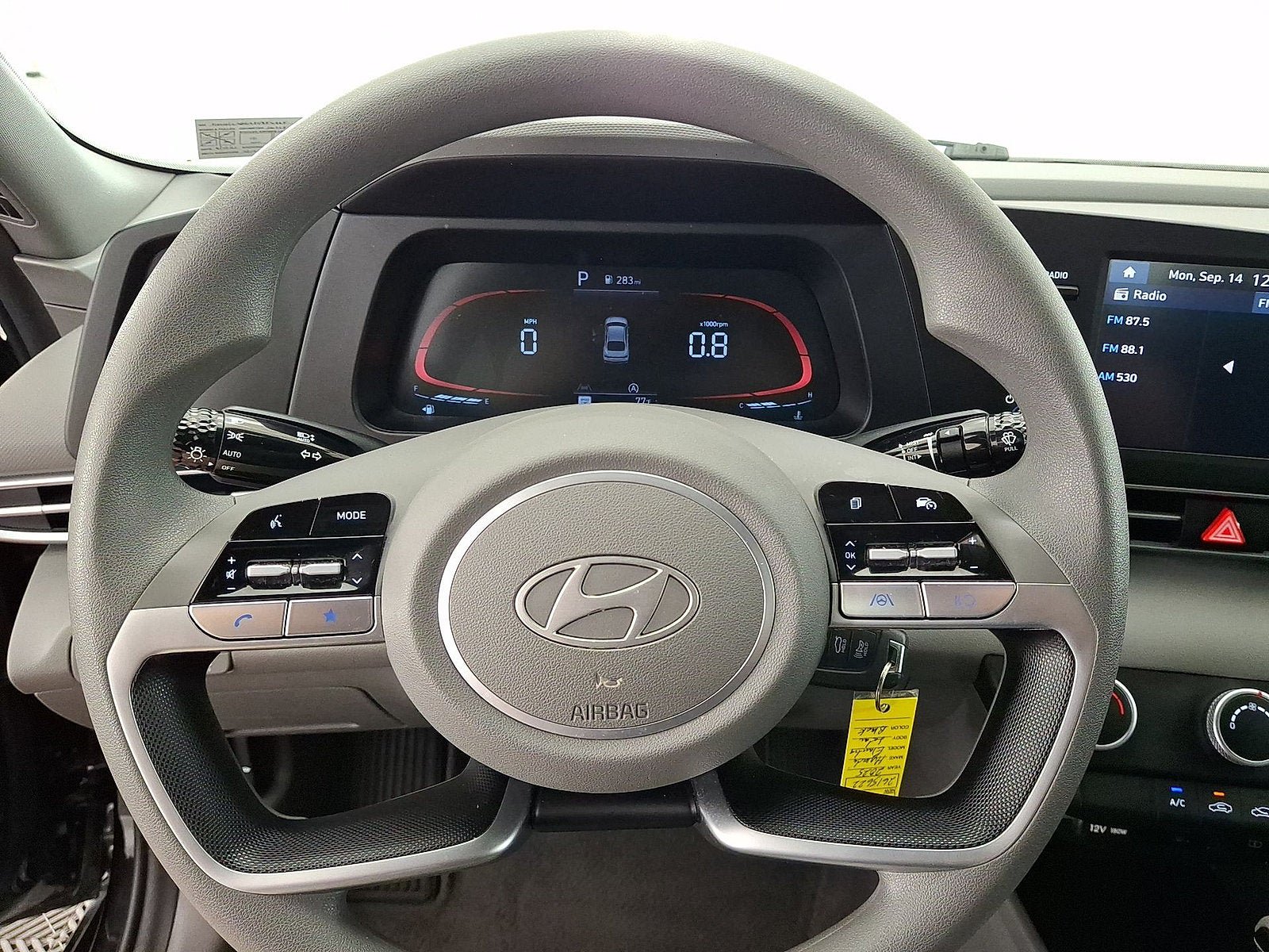 Used 2025 Hyundai Elantra SE w/ Cargo Package FWD image 8