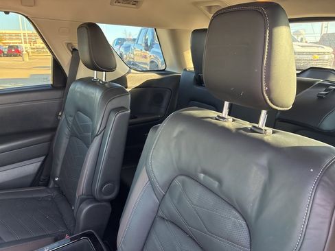 Used 2022 Nissan Pathfinder Platinum w/ Cargo Package image 6