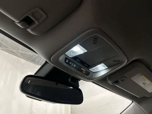 Used 2024 Chevrolet Malibu LT image 21