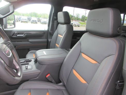 New 2026 GMC Sierra 2500 AT4 w/ AT4 Premium Plus Package AWD/4WD image 13