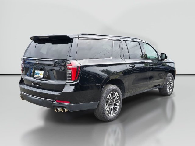 Used 2025 Chevrolet Suburban Z71 AWD/4WD image 5