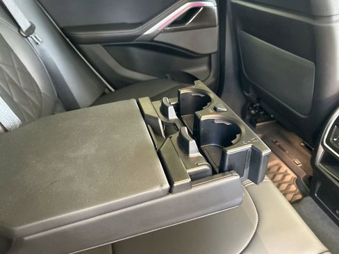 Used 2024 BMW X6 M60i w/ Climate Comfort Package image 33