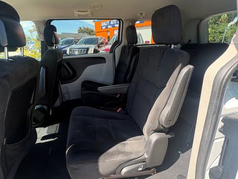Used 2016 Dodge Grand Caravan SE w/ Quick Order Package 29E SE FWD image 8