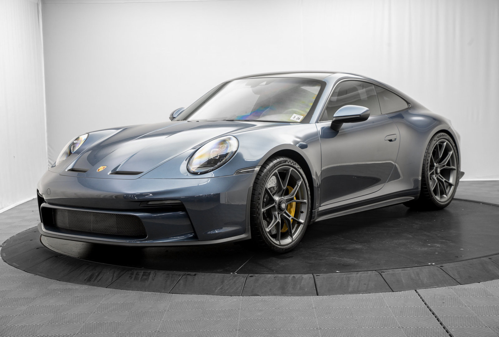 Used 2023 Porsche 911 GT3 RWD image 3