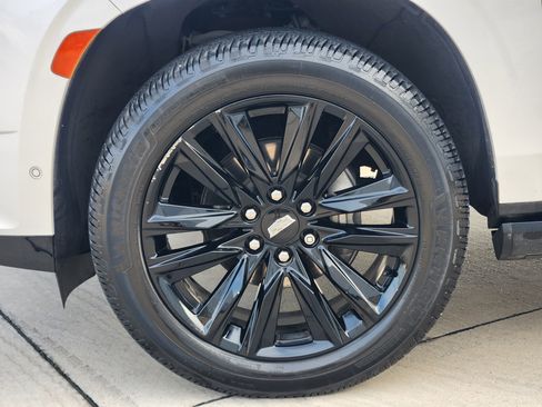 Used 2022 Cadillac Escalade Sport w/ Touring Package image 9