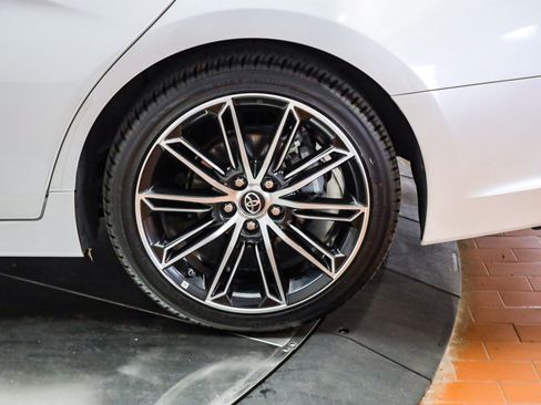 Used 2019 Toyota Avalon XSE w/ Carpet Mat Package FWD image 11