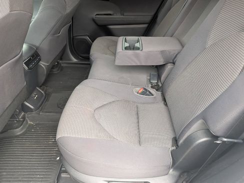 Used 2020 Toyota Highlander L FWD image 9