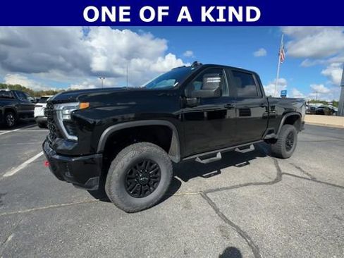 Certified 2024 Chevrolet Silverado 2500 ZR2 w/ LPO, Dark Essentials Package image 5