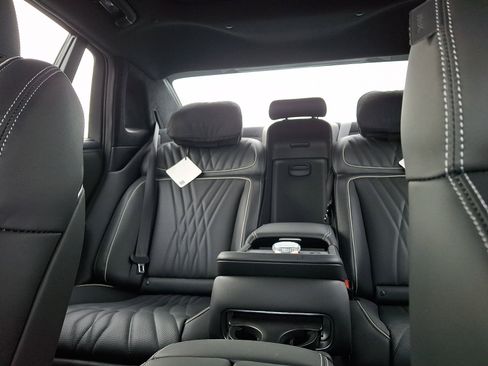 Certified 2025 Genesis G90 3.5T image 19
