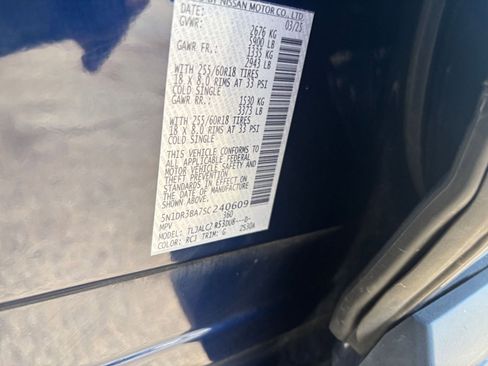 Used 2025 Nissan Pathfinder SV FWD image 31