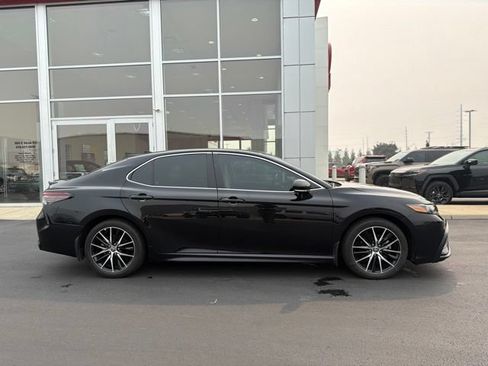 Used 2024 Toyota Camry SE w/ Cold Weather Package FWD image 8
