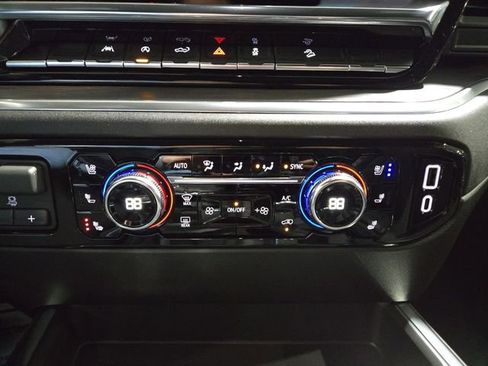 New 2026 GMC Sierra 1500 SLT image 29