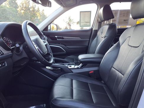Certified 2022 Kia Telluride EX image 9