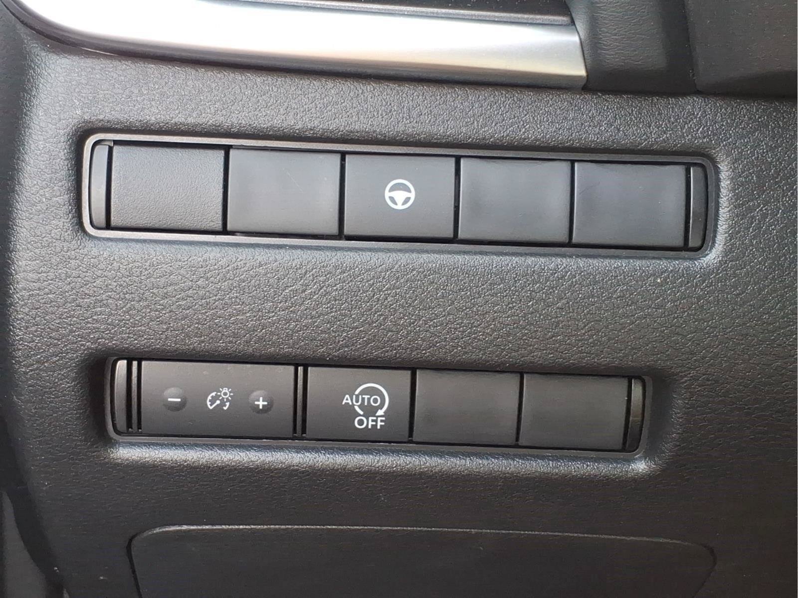 Used 2023 Nissan Rogue SV AWD/4WD image 19