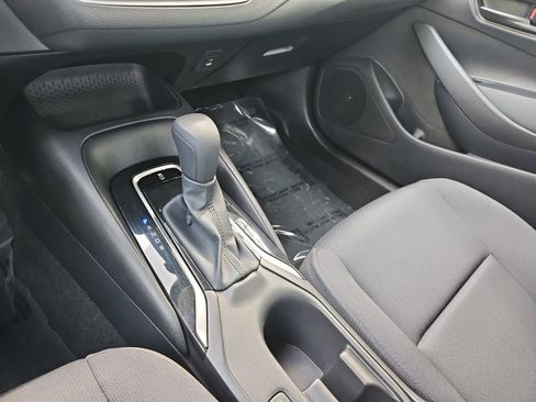 Used 2025 Toyota Corolla LE FWD image 24