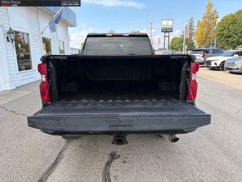 Used 2022 Chevrolet Silverado 2500 Custom w/ Custom Value Package AWD/4WD image 6