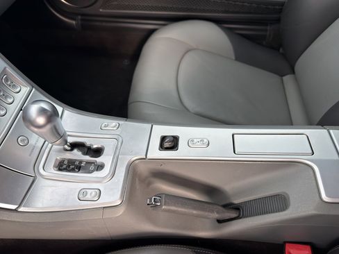 Used 2005 Chrysler Crossfire Limited image 19