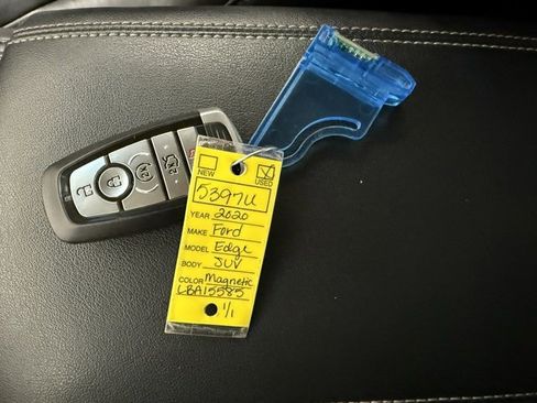 Used 2020 Ford Edge Titanium image 25