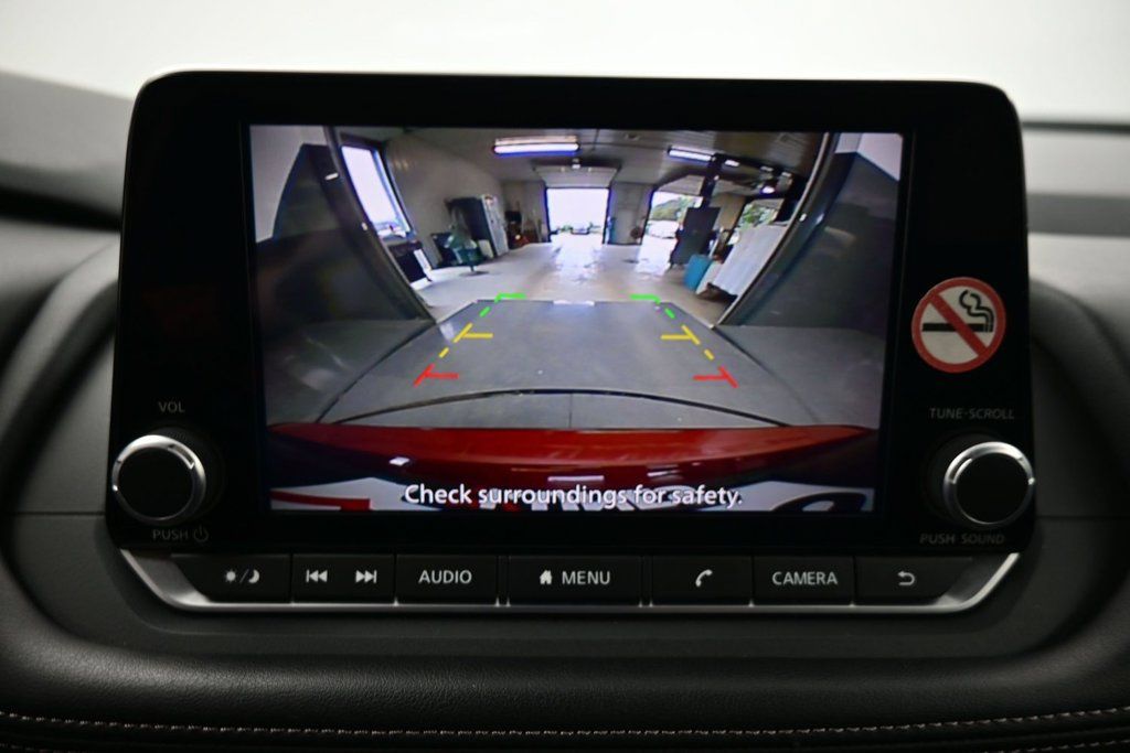 Used 2025 Nissan Rogue SV AWD/4WD image 13