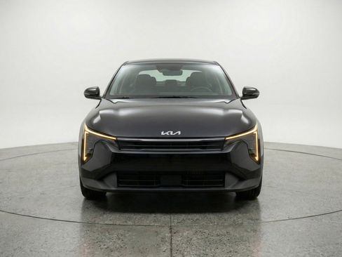 Used 2025 Kia K4 LXS image 2