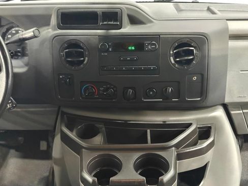 Used 2014 Ford E-250 and Econoline 250 Extended w/ Power Group RWD image 5