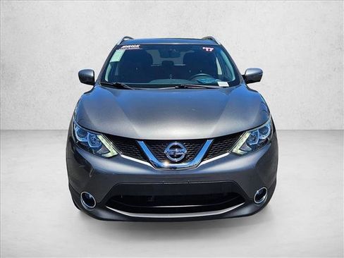 Used 2017 Nissan Rogue Sport SV w/ SV Premium Package AWD/4WD image 2