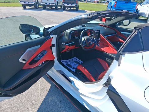 Used 2021 Chevrolet Corvette Stingray Premium Conv w/ Z51 Performance Package RWD image 13