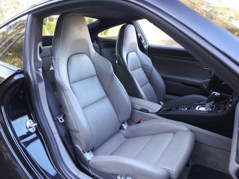 Used 2015 Porsche 911 Turbo S image 13