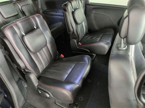 Used 2014 Dodge Grand Caravan R/T image 27