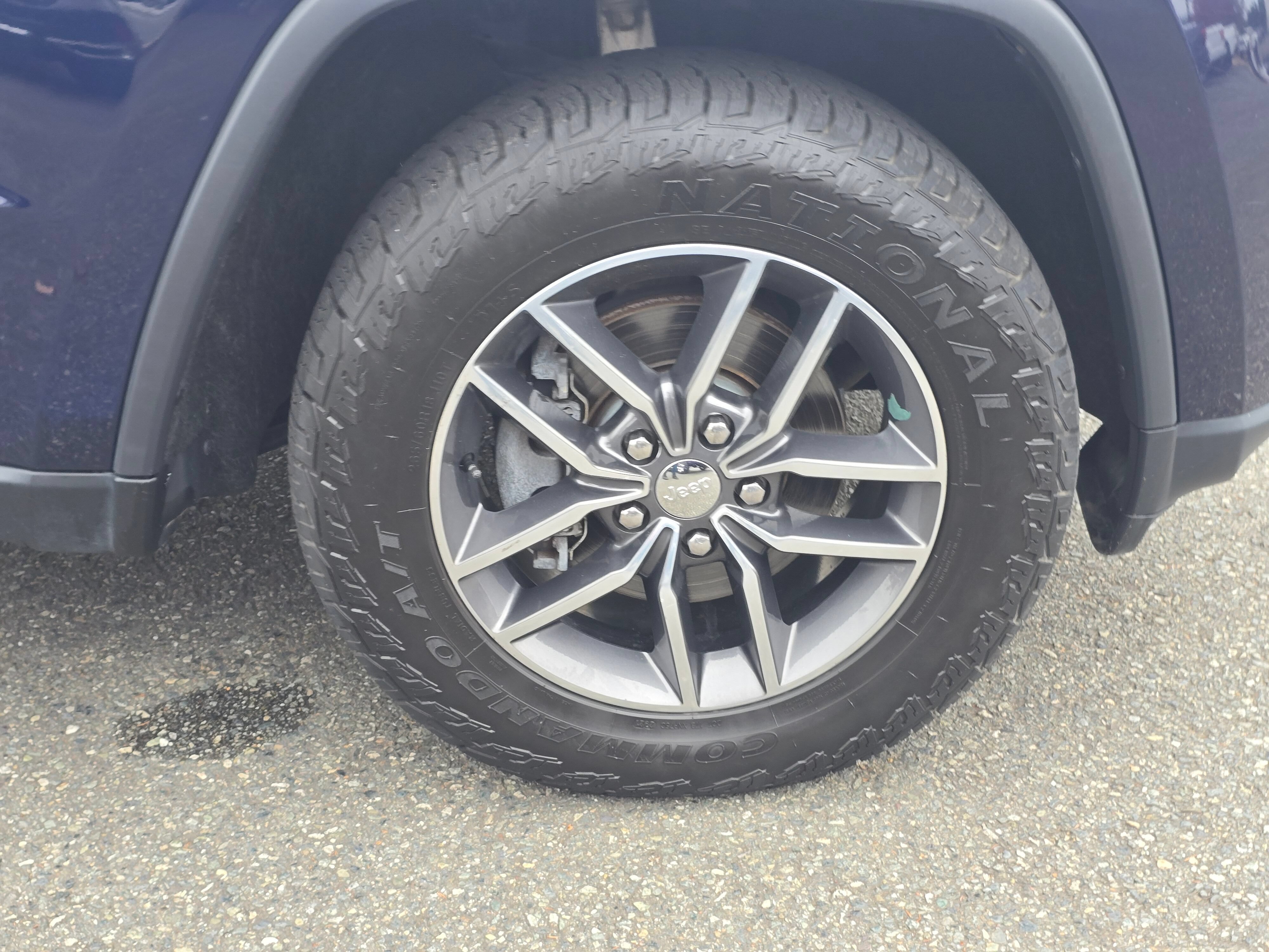 Used 2017 Jeep Grand Cherokee Limited AWD/4WD image 9