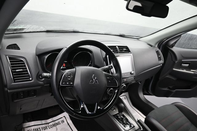 Used 2025 Mitsubishi Outlander Sport AWD image 13