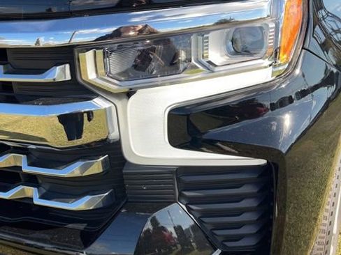 Used 2024 Chevrolet Silverado 1500 LTZ AWD/4WD image 11