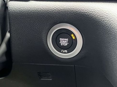 New 2026 Chrysler Pacifica Select image 24