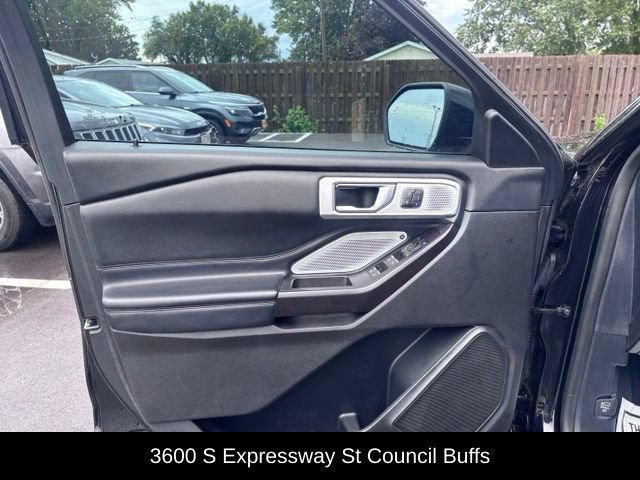 Used 2020 Ford Explorer Platinum w/ Premium Technology Package AWD/4WD image 15