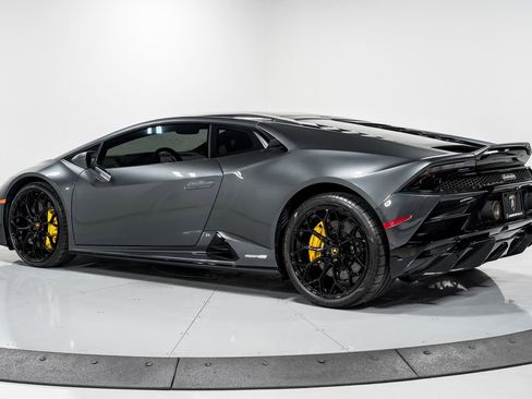 Used 2023 Lamborghini Huracan EVO image 5