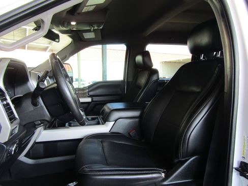 Used 2019 Ford F250 Lariat w/ Chrome Package AWD/4WD image 8