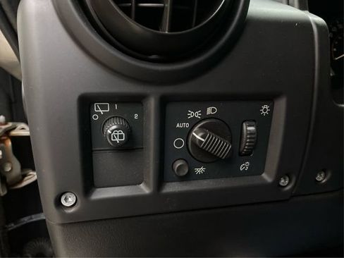 Used 2005 HUMMER H2 Luxury w/ Preferred Equipment Group image 23