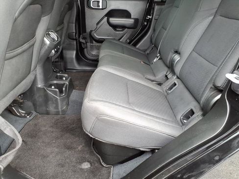 Used 2022 Jeep Gladiator Willys image 12