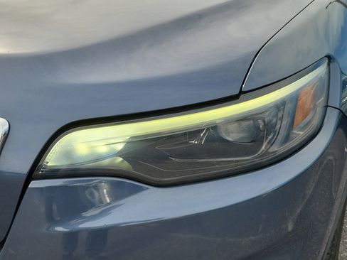 Used 2020 Jeep Cherokee Limited image 9