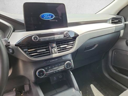 Used 2022 Ford Escape SE w/ SE Sport Appearance Package FWD image 21