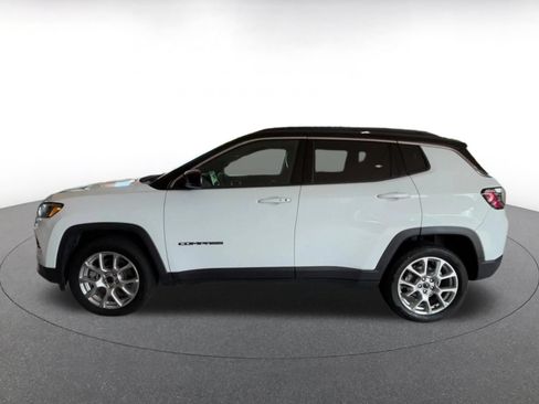 Used 2025 Jeep Compass Limited AWD/4WD image 9