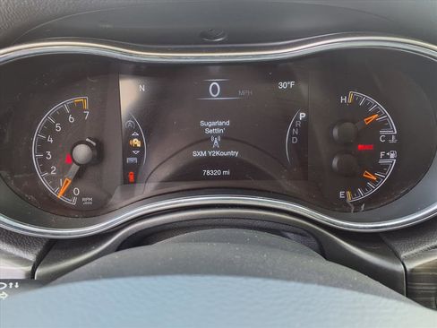 Used 2019 Jeep Grand Cherokee Altitude image 18